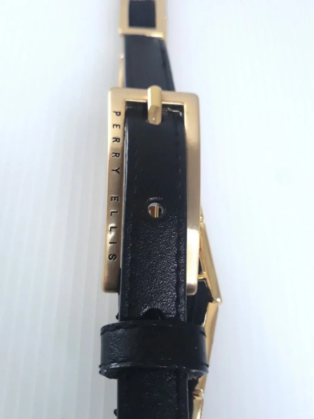 Black Leather Belt with Stretch Gold Chain Detail Medium/Large Quiet Luxury